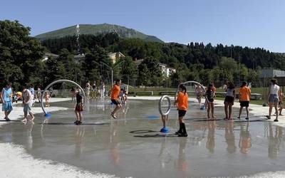 Ur-txorroten parkea inauguratu dute Aretxabaletan