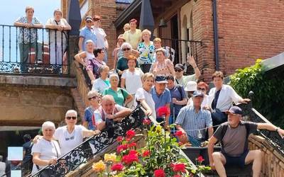 Berako Lagun Handiak elkarteko jubilatuak Mendigorrian eta Villamayor de Monjardinen ibili dira