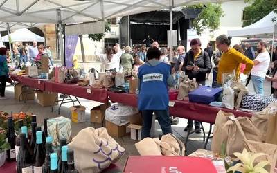 Gobernuz kanpoko erakundeei elkartasuna erakusteko zita ekainaren 6an, Arrasateko Seber Altube plazan