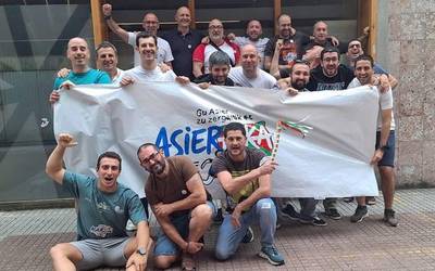 [BIDEOA]: 'Asierrika' egin dute Iurretan, Asier izena dutenen Korrika