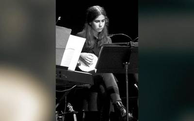 Elena Berrojalbizek 'Neu ez' proiektuaren lehenengo abestiak kaleratu ditu