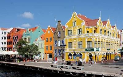 Curaçao: papiamentoa hitz egiten den Karibeko irla txiki hori