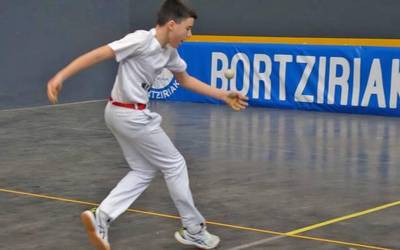 Bortzirietako Eskuz Binakako 24. Pilota Txapelketako finalerdiak jokatuko dituzte asteburuan Beran eta Etxalarren