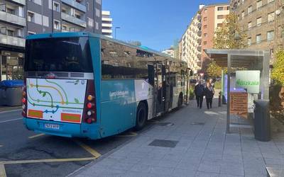 Deba eta Zumaia arteko autobus zerbitzua indartuko dute astelehenetik aurrera