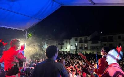 [ARGAZKI GALERIA] Otxandioko Gaztetxearen 25. urteurrena ospatu dute