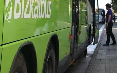 Durangoko Udalak autobus maiztasun handiagoa eta 00:30ak arteko zerbitzua eskatu dizkio Bizkaibusi