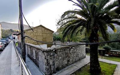 San Pedro kaleko bi etxebizitza enkantean atera ditu Udalak