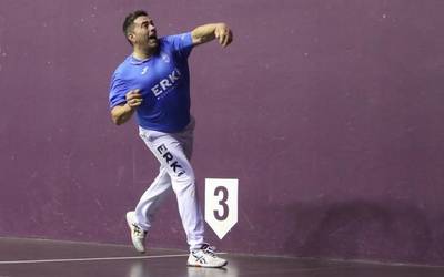 Mikel Goñi eta Titin III.a aurrez aurre, Aramaion, hilaren 27an