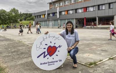 "Euskal herritar osoak hezten ari gara Aresketan"