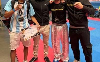 Elorrioko Kickboxing txapelketan, Arrasatekoak podiumean