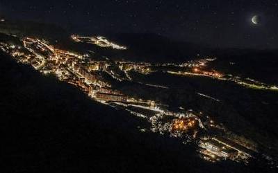 Argiak distira iluntasunean