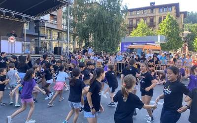 Jai giroan esan dio agur ikasturteari Arizmendi Ikastolak