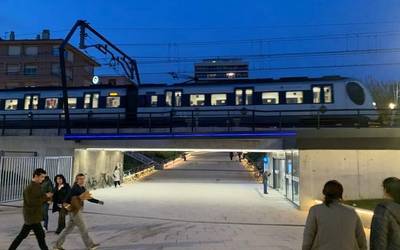 Martxan da berriro Zumaia eta Zarautz arteko tren zerbitzua