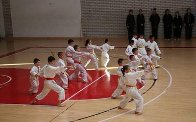 Ikasturte amaierako jaialdia egin du Kanku karate eskolak