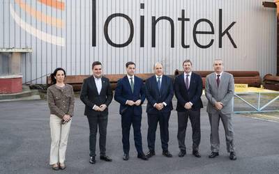 Lehendakariak eta ahaldun nagusiak industriaren garrantzia estrategikoa nabarmendu dute Urdulizko Lointek enpresara egindako bisitan