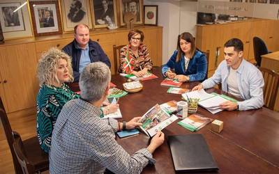 Laudioko Udalak ia milioi bat euro zor die herriko enpresa, denda eta elkarteei, EAJk salatu duenez