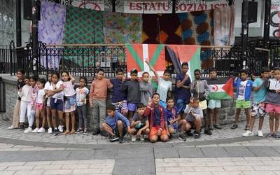 Saharako 21 haur errefuxiatu iritsiko dira udan eskualdera