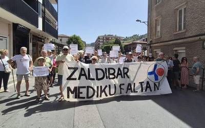 Zaldibarko pentsiodunak kexu, herrian pediatrarik barik eta mediku bakarragaz daudelako