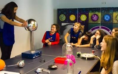 Bizilabe ekimenak zientzia eta teknologia euskaraz hurbilduko dizkie Getxoko gazteei