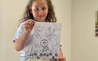 Laia Isastik irabazi du Umeen Eguneko kamisetako irudi lehiaketa