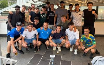 BSC taldea Ipintza futbol txapelketako ligako txapeldun