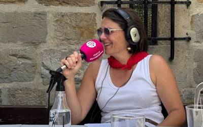 Anne Etchegoyen: "Hizkuntza gutxituetako kantariak bildu ditut ene lan berrian"