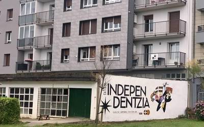 Murala margotu du Ernaik Gernika parkean