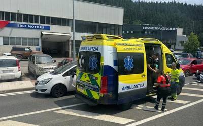 Bi autok eta moto batek istripua izan dute Zubillaga eta Oñati artean