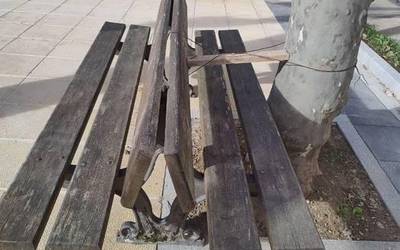 San Martingo parkeko eserlekuak