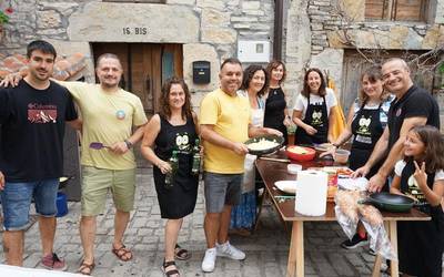 Gastronomia eta zirkua uztartuta abiatu dituzte Erretes Tudelako jaiak