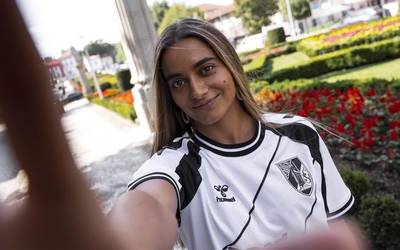 Elene Errasti Portugaleko futbolera doa, Vitoria Guimaraesek fitxatuta