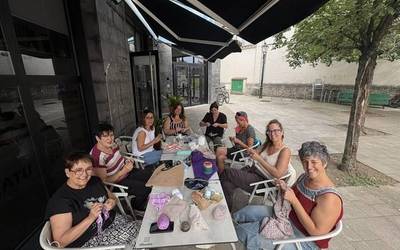 "Kakorratzak engantxatzen du; talde terapia da, deskonektatzeko ezin hobea"