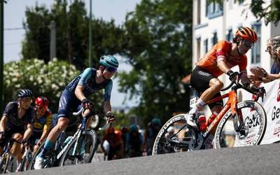 Euskaltel-Euskadiren maillota jantziko du Gotzon Martinek beste bi urtez