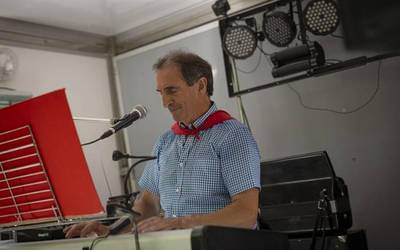 “Publikoak nahi duen bitartean eta osasuna alde izanez gero, hemen jarraituko dut”