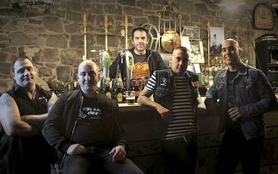 Hell Beer Boys eta Karne Cruda taldeek urrian kontzertuak eskainiko dituzte Elkargunean