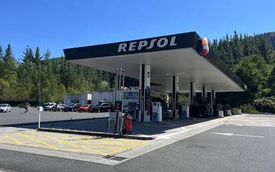 Karga elektriko azkarreko harguneak, Arrasaten eta Eskoriatzan