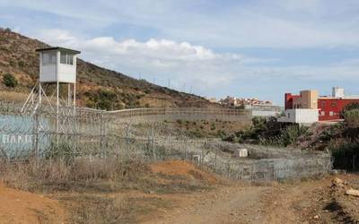 Nork amestu dezakeen erabakitzen duen pasaportea