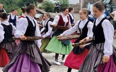 Ortziralean hasiko dira Zugarramurdiko bestak