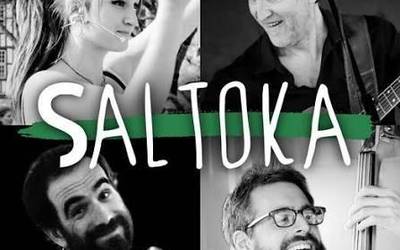 Saltoka musika taldea dantzarien animatzaile gaur Etxalarren