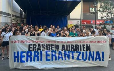 Jaietan eman diren eraso ezberdinak salatzeko elkarretaratzea egin dute