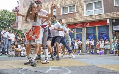 Kuadrillek eman diote amaiera Laudioko jaien lehen txanpari