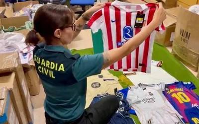 Guardia Zibilak 1.000 futbol kamiseta faltsu atzeman ditu Elgoibarren