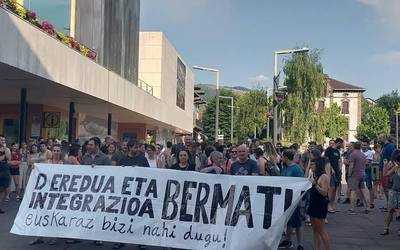 [GUTUNA] Utzi Lekaroz BHI bakean!
