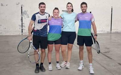 Hamabortz bikote Urrozko frontenis txapelketan