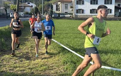 Agerrako 43. Kros Herrikoia eginen dute larunbatean Beran, Luis Mari Apeztegiaren oroimenez