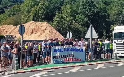 Abuztuan hildako behargina gogoratu dute Iurretan