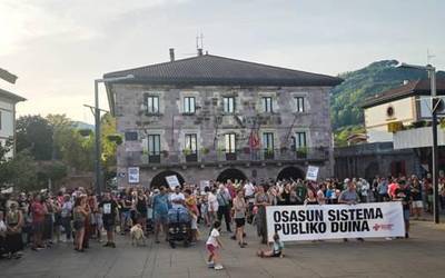 «Baztan, Urdazubi eta Zugarramurdiko haurrek pediatra behar dutela» aldarrikatu dute Elizondon eta Arraiozen
