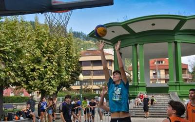 Debasketen 10. urteurren festa, argazkitan