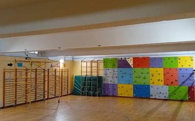 Hiru udal eraikinetan konponketak egin dituzte