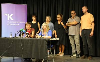 Herritarrei "euskara eskuratzeko" dei egin diete